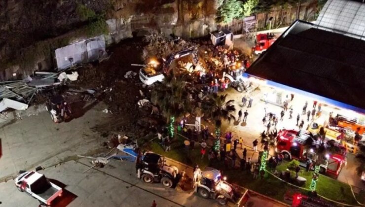 Samsun’da heyelan! Dağdan kopan kayalar aracın üstüne düştü, baba ve iki çocuk hayatını kaybetti