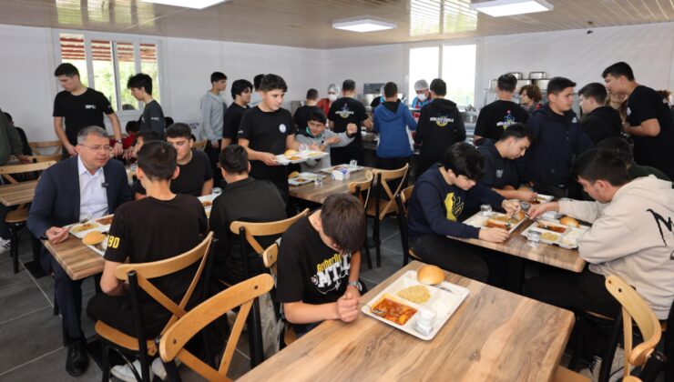 Silifke’de öğrenci kent lokantası açıldı