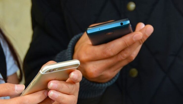 Ulaştırma Bakanı açıkladı: Türkiye’de günde kaç saat telefon kullanılıyor?