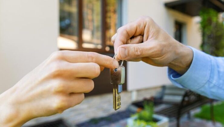 Usulsüz Türk vatandaşlığı karşılığında gayrimenkul satan 11 şüpheli tutuklandı