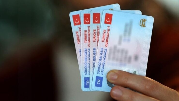 Bir günde fiyatı 15 liradan 7 bin liraya çıkacak: 5 adımda eski tip sürücü belgeleri nasıl yenilenir?