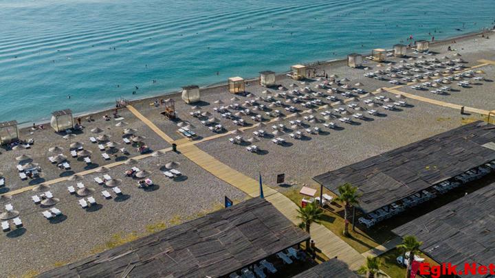 Bodrum Yalıkavak’ta lüksün ortasında halk plajı