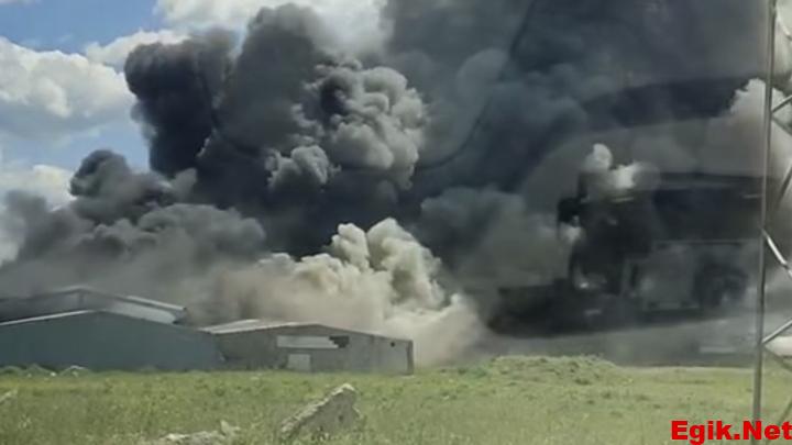 Gebze’de boya fabrikasında yangın! Ekiplerin alevlere müdahalesi sürüyor