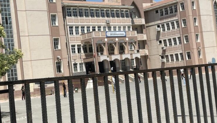 Sınıfta öğrencisine yaptıkları şoke etti! Tutuklandı