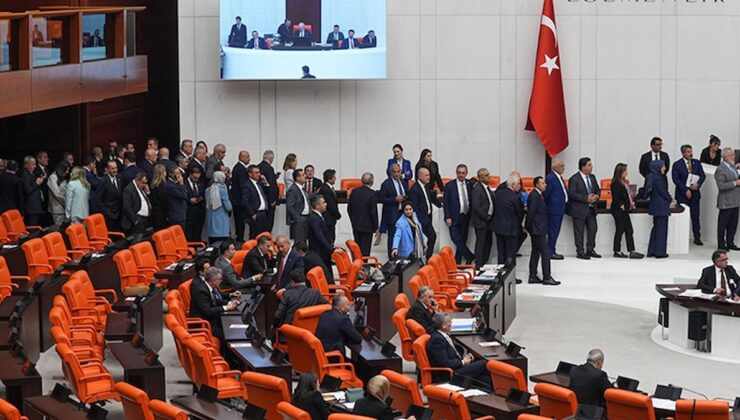 Son Dakika… Erdoğan’a ordudan ihraç yetkisi veren düzenlemede geri adım atıldı