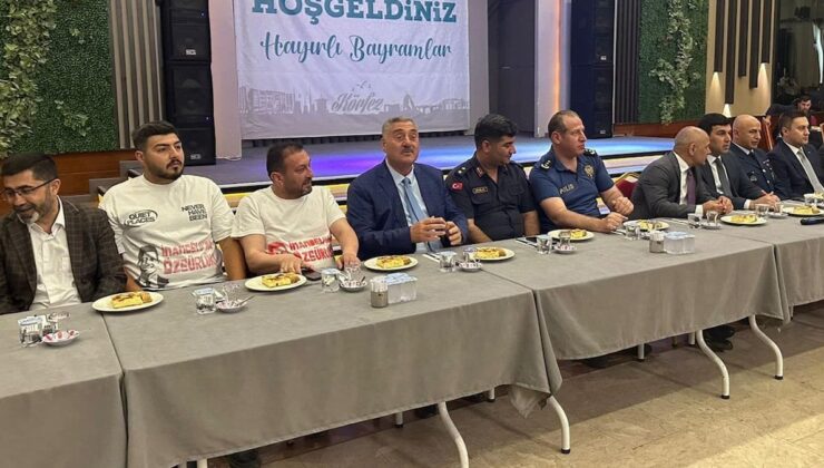 Bayramda sessiz protesto: Tişörtle adalet çağrısı