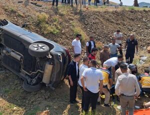 Bingöl’de otomobil şarampole yuvarlandı: 5 kişi yaralandı