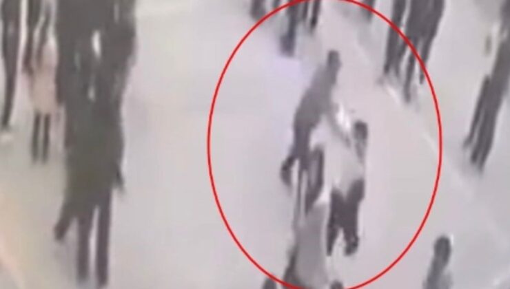 Bu nasıl öğretmen! Arkadaşlarının gözü önünde tekme tokat dövdü… 5 bin lira ceza aldı