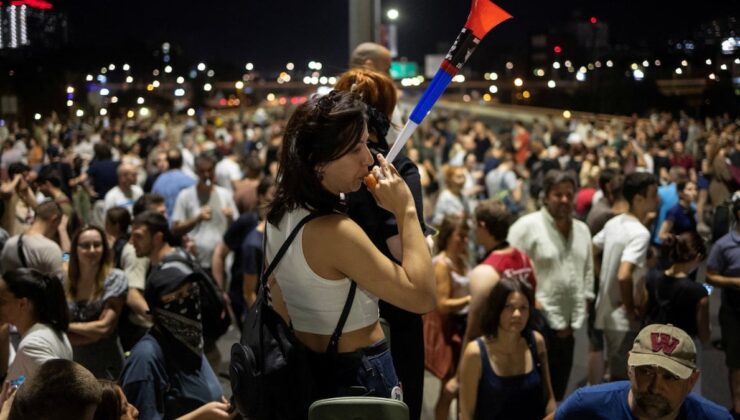 Sırbistan’da halk, erken seçim için sokaklara döküldü