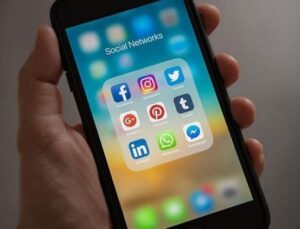 Tehlike büyük! Günün 7 saat 13 dakikasını internette geçiriyoruz