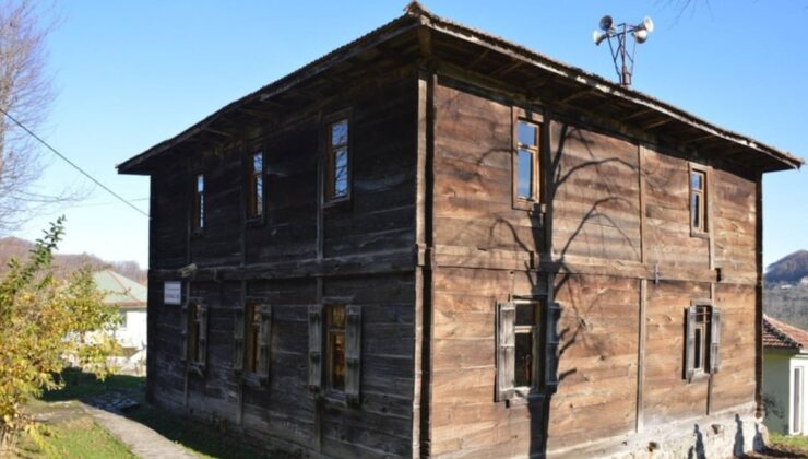 Cami çalındı kavgası büyüyor