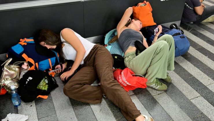 Çekya’da şebeke çöktü, ülke kilitlendi