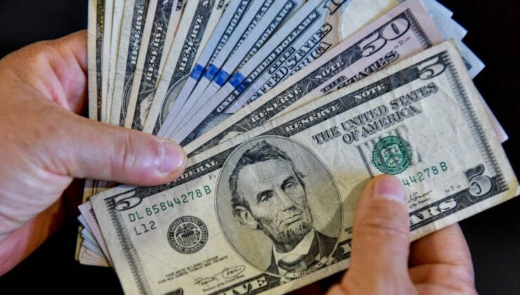 Ekonomik kriz bekleniyordu: Döviz rezervleri uçuşa geçti