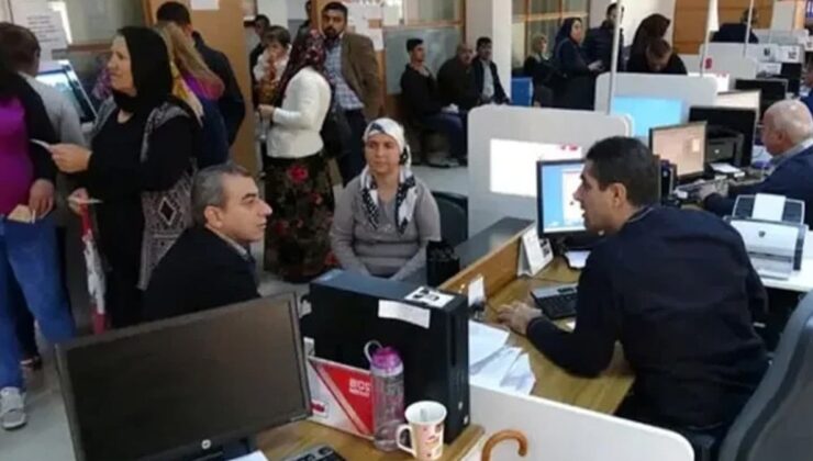 İlçe merkezlerinde sıraya girdiler: 3 milyon kişi için zaman daralıyor