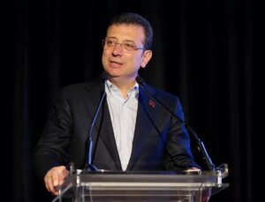 İmamoğlu’ndan günler sonra yeni fotoğraf! Duruşmada “Bana bakma” gerginliği çıktı