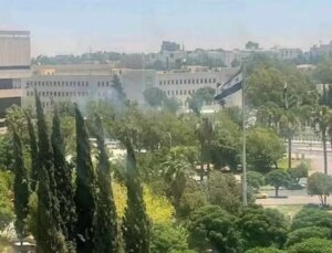 İsrail, Suriye’nin başkenti Şam’da Genelkurmay Başkanlığı’nı vurdu