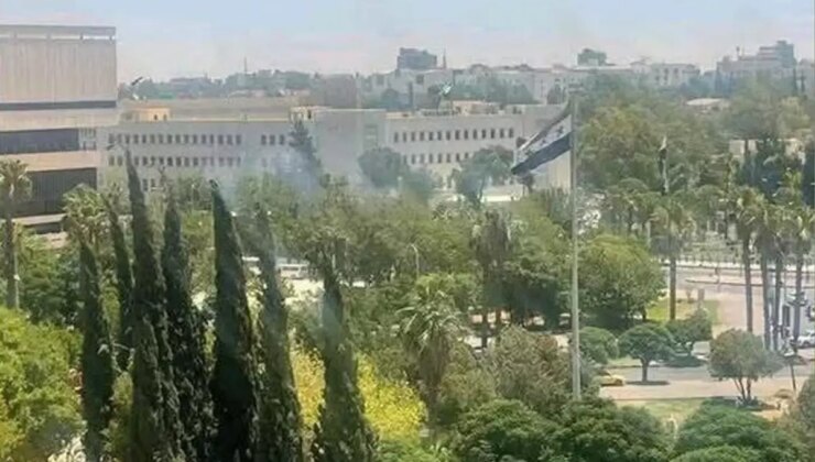 İsrail, Suriye’nin başkenti Şam’da Genelkurmay Başkanlığı’nı vurdu