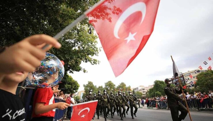 30 Ağustos Zafer Bayramı resmi tatil mi, 29 Ağustos Cuma yarım gün mü? İşte 2025 tatil durumu