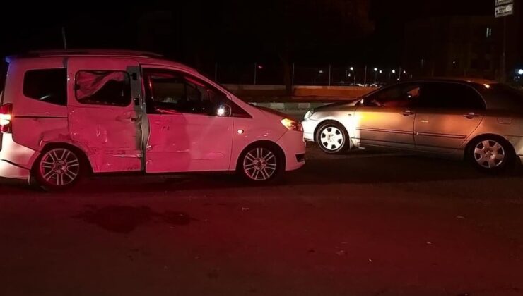 Adana Ceyhan’da trafik kazası: 2 kişi yaralandı