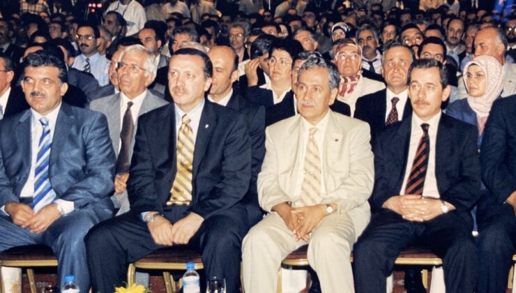 AKP kurucusundan Erdoğan’a fotoğraflı mesaj