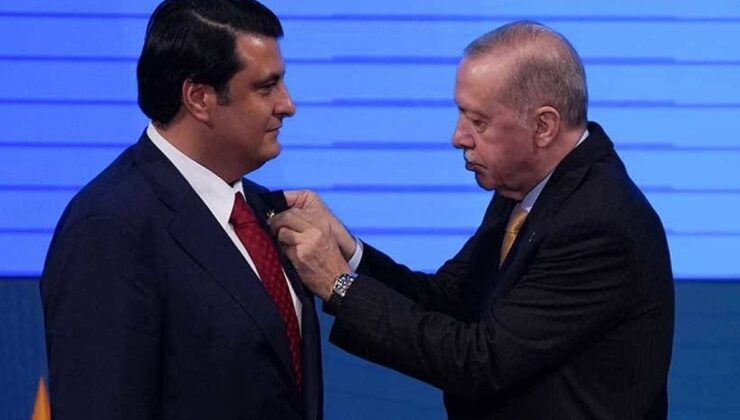 AKP’ye geçen belediye başkanı ilk iş olarak kadro dağıttı