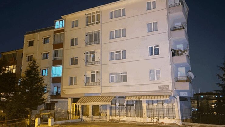 Ankara’da çatlaklar oluşup, çatırdayan 8 katlı apartman tahliye edildi