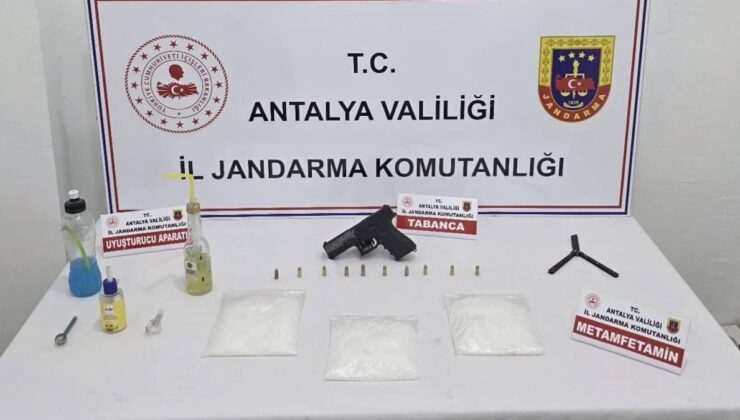 Antalya’da uyuşturucu operasyonunda 2 gözaltı