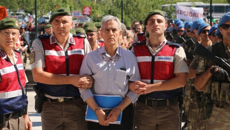 Ben 1 numaralı darbeci Akar ise kahraman oldu
