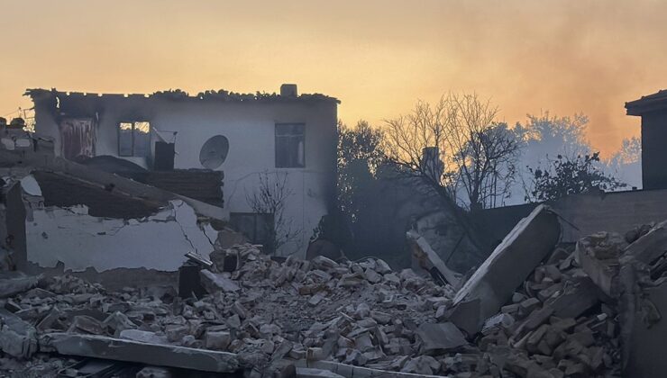 Çanakkale saatlerdir yanıyor: 4 kişi gözaltında