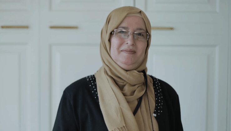 Diyanet’in hutbesi kadınları kızdırdı: Ünlü yazar başörtüsünü çıkaracağını ilan etti