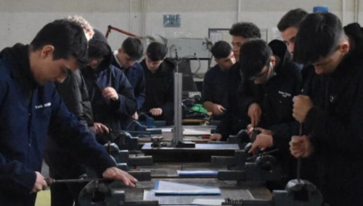 Hayali çıraklarla devletten 700 milyon lira çalmışlar