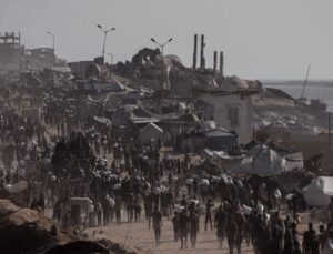 İsrail, Gazze’de Kızılay karargahını bombaladı