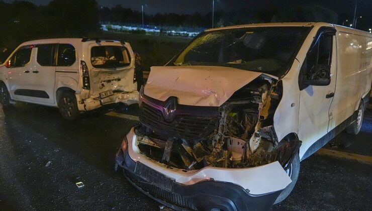 İstanbul’da 16 araç birbirine girdi
