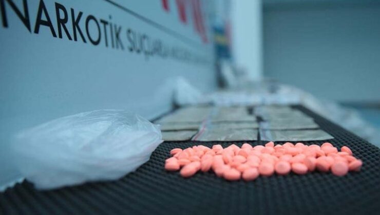 İstanbul’da 4 adrese baskın: On binlerce uyuşturucu hap yakalandı
