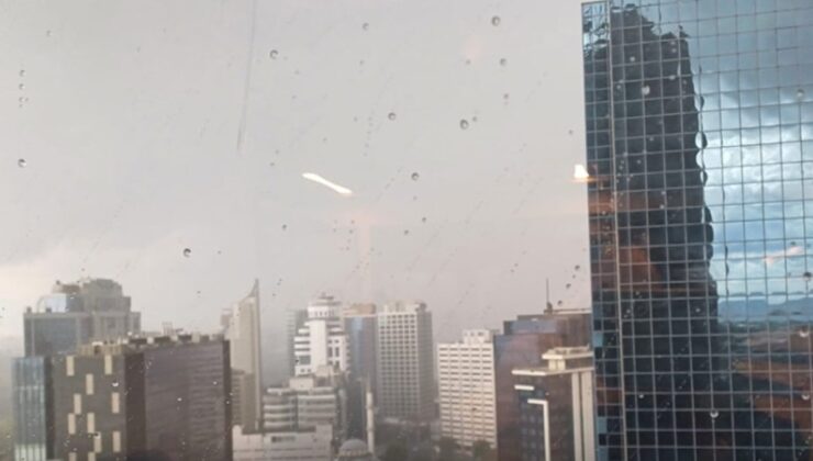 İstanbul’da sabah yağmur yağdı, meteorologlar birbirine girdi