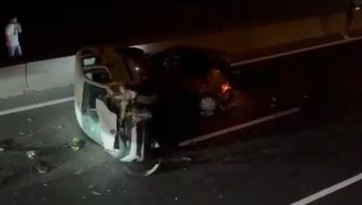 Lastiği patlayan otomobile çarpan araç devrildi: 1’i ağır 2 çocuk yaralı