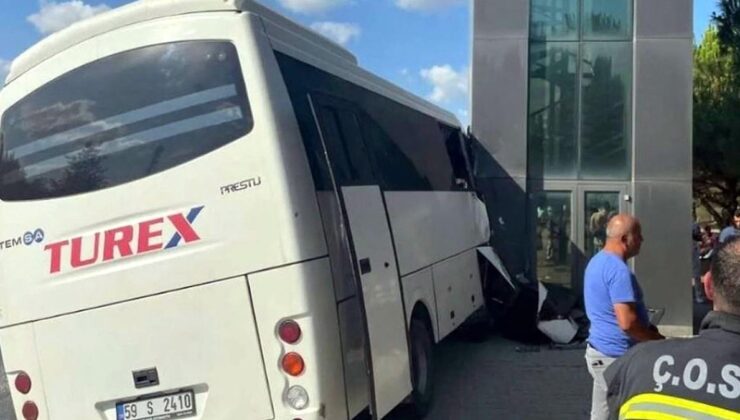 Tekirdağ’da servis midibüsü tabela direğine çarptı: 19 yaralı