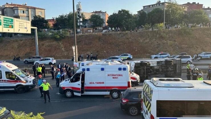 Ümraniye’de servis midibüsü devrildi: Yaralılar var