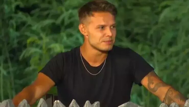 Ünlü sunucu trafik kazası geçirdi: Aracını kamyonetin altından çıkardılar