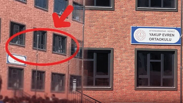 Bu nasıl okul! Ne bayrak var ne de Atatürk