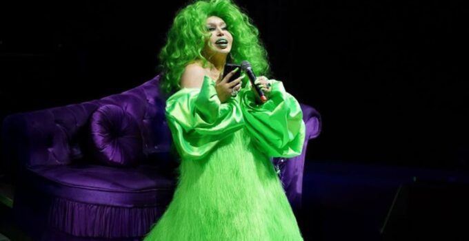 Bülent Ersoy: ‘Ben kendimi kurtarırım, Saray sizi duymasın’