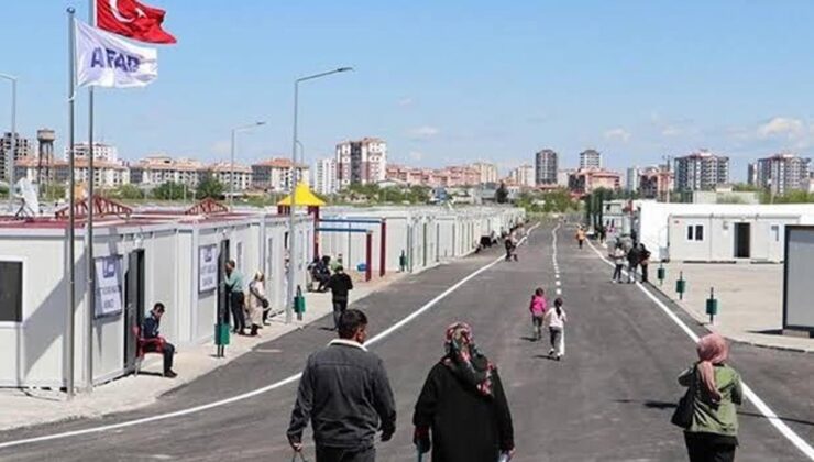 Depremzede aileler ortada kaldı: Ne ev var ne konteyner