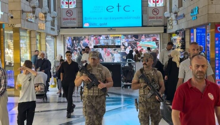 Emniyet apar topar harekete geçti: Özel harekat Kapalıçarşı’da nöbete başladı