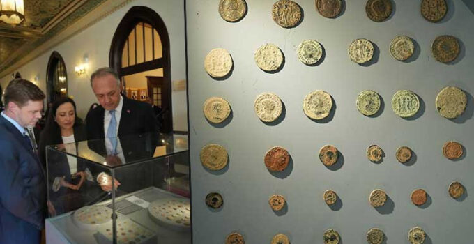 Roma dönemine ait 83 sikke, ABD’den Türkiye’ye iade edildi
