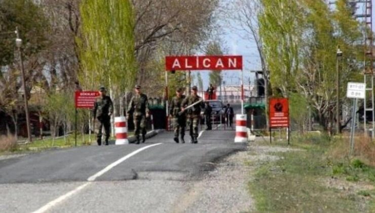 Sınır kapıları 32 yıl  sonra açılacak mı?