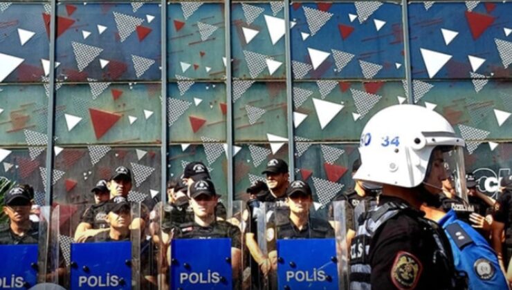 Türkiye’nin itibarı da borsa da dibe vurdu