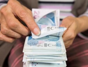 Yeni enflasyon tahmini ile emekli zammı hesabı değişti