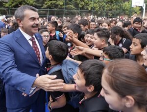 Zorunlu eğitim süresi kısalıyor mu? Milli Eğitim Bakan Yusuf Tekin’den açıklama var