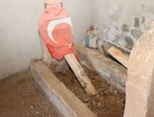 93 Harbi şehitlerinin mezarlarına büyük saygısızlık