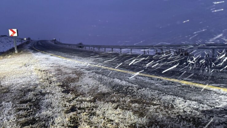 Ardahan’da kar ve tipi etkili oldu